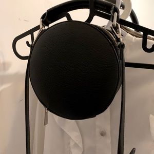 TOPSHOP ROUND PURSE VEGAN LEATHER